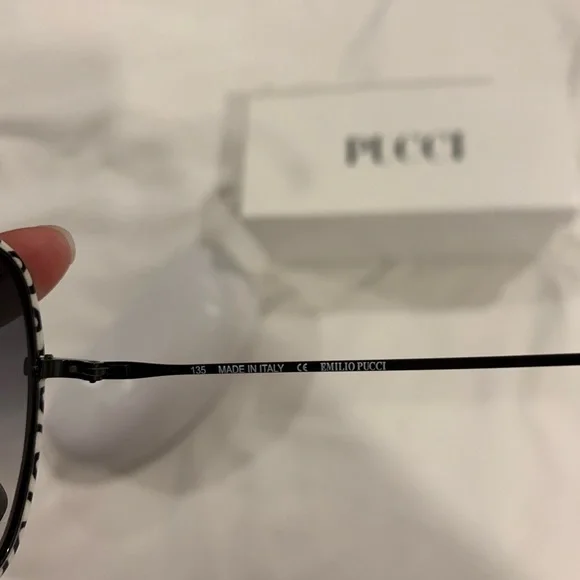 Pucci 🕶 - Picture 7 of 8